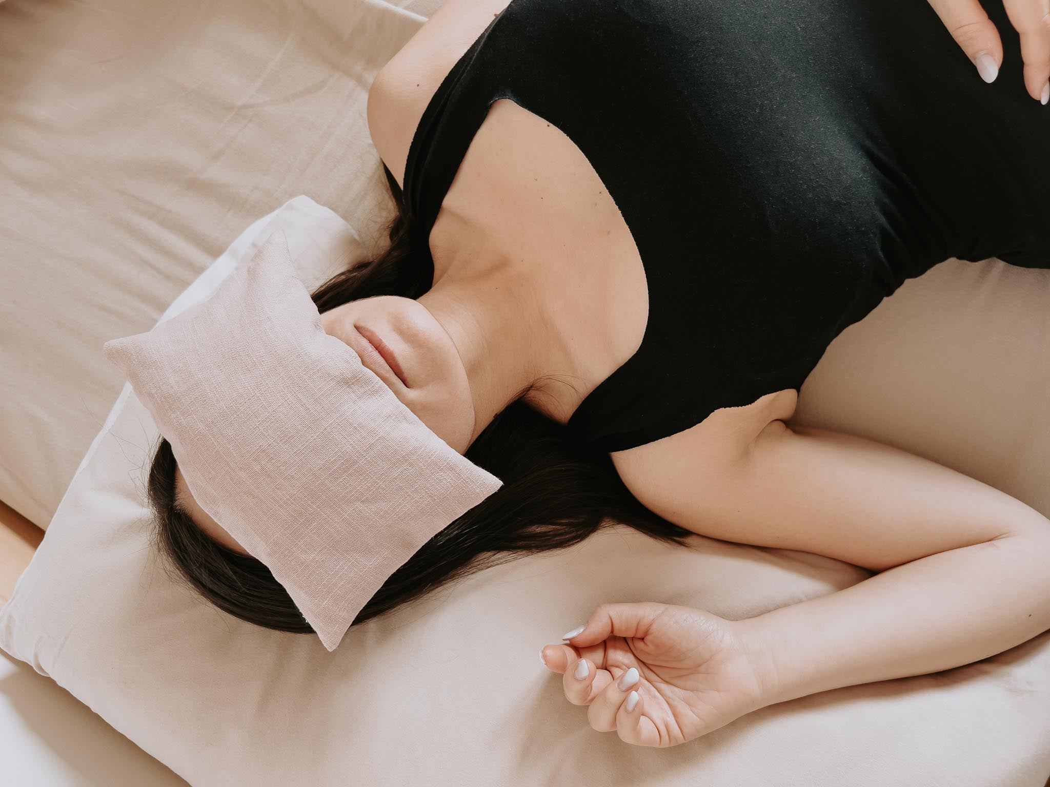 Il cuscino per occhi ai fiori di lavanda e semi di lino: il segreto per un relax totale!