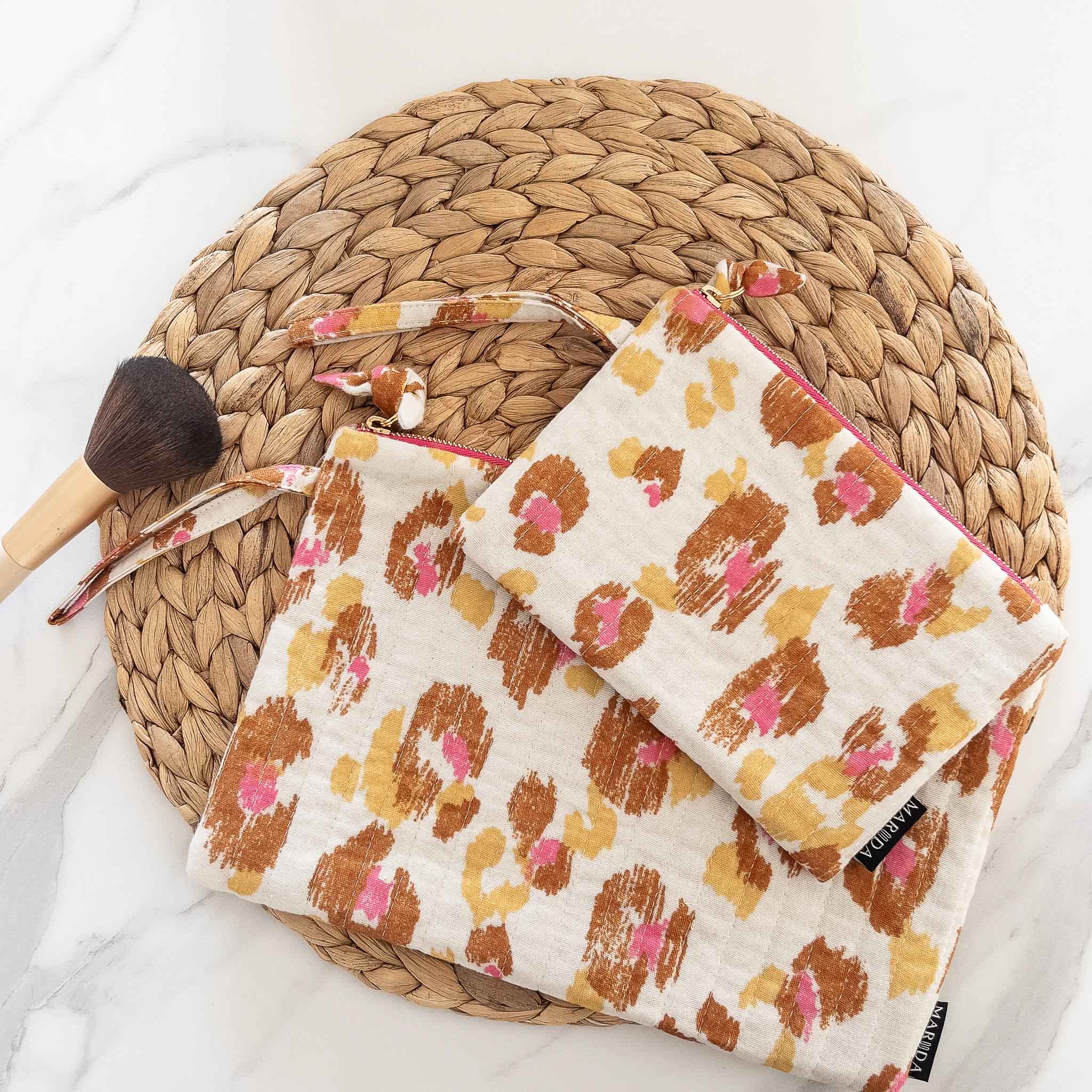 SET POCHETTE M + L - Pink Leo