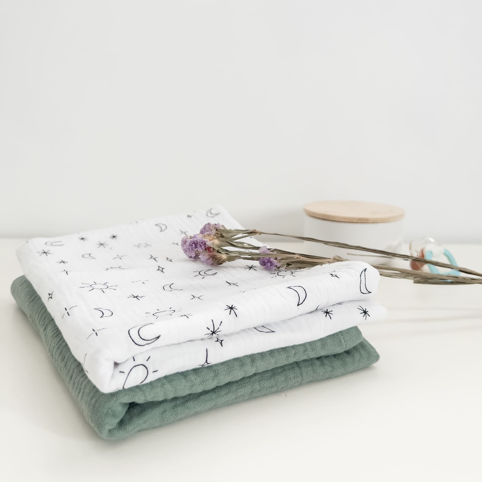 SET 2 MUSSOLE MULTIUSO 70X70 cm - Salvia & Guarda in sù