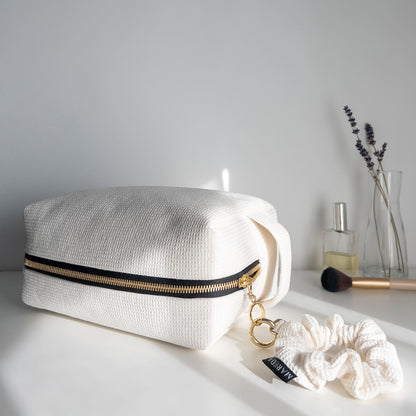 SET TROUSSE AMITHA + SCRUNCHIE TRAVEL MIDI - Missy White